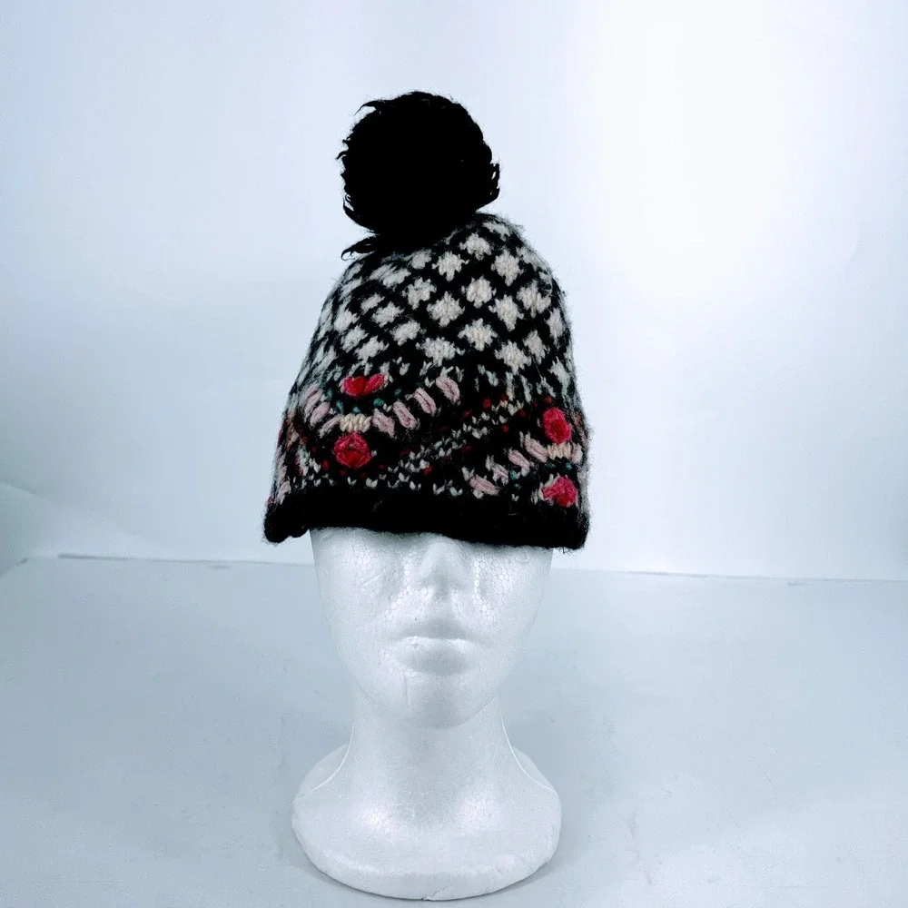 French Knot Anthropologie Merino‎ Wool Fair Isle Knit Floral Embroidered Beanie